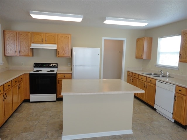 Building Photo - 1490 Lavender Dr