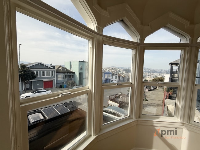 Building Photo - 2 Bd / 1 Ba Hillside Castle with Parking, Yard & Scenic Views