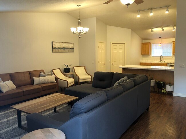 Building Photo - 20205 Star Ridge Ct