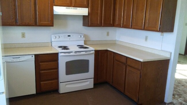 Building Photo - 706 S 4th St