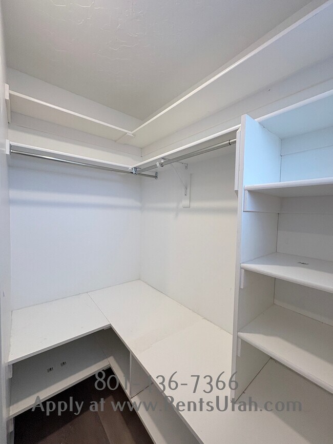 Building Photo - Canvasback