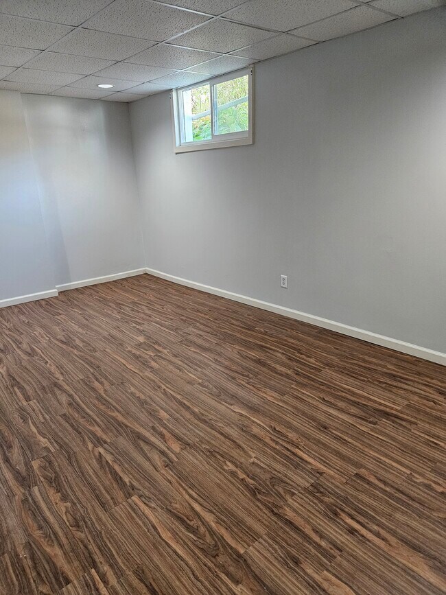 Building Photo - 120 Periwinkle Way