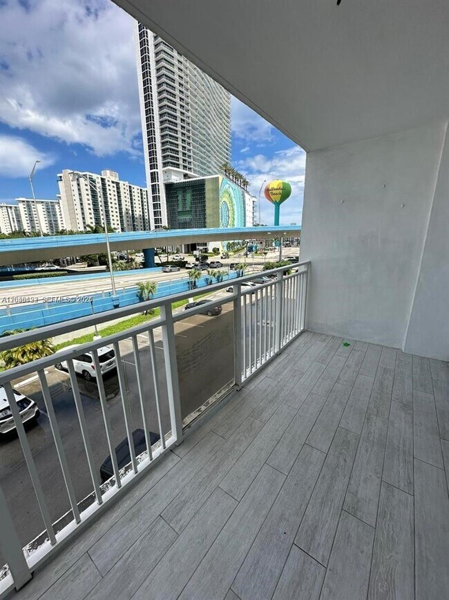 Building Photo - 1801 S Ocean Dr