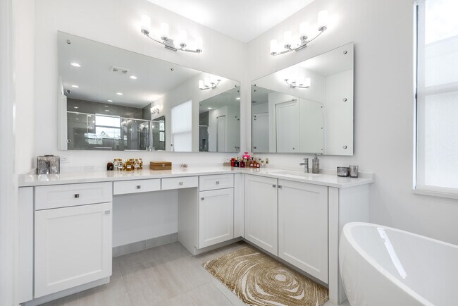 Building Photo - 8131 Laurel Falls Dr