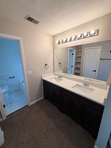 Building Photo - 705 Veryfine Dr