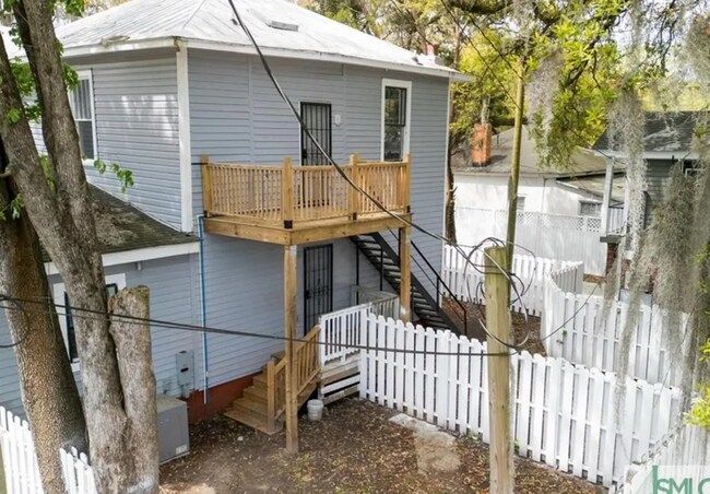 Building Photo - Updated Home in the Heart of Savannah