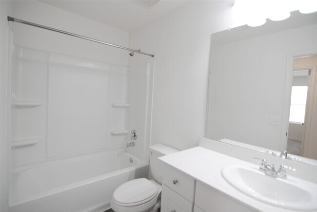 Building Photo - 1052 Water Oak Ln