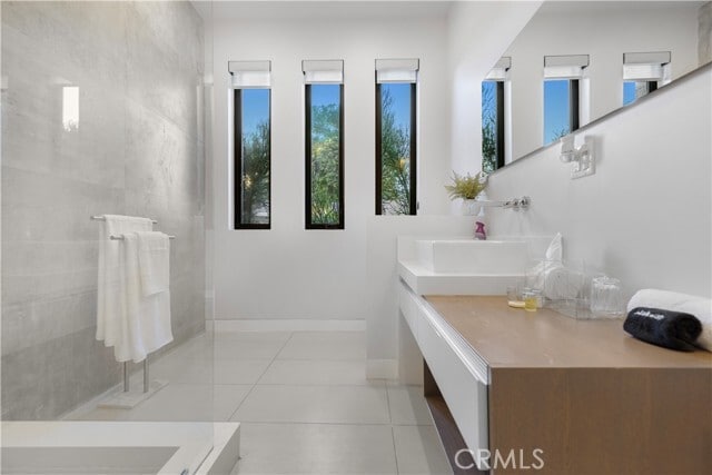 Building Photo - 18296 Karen Dr