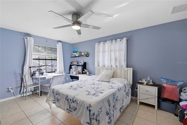 Building Photo - 7818 NE 21 Ave