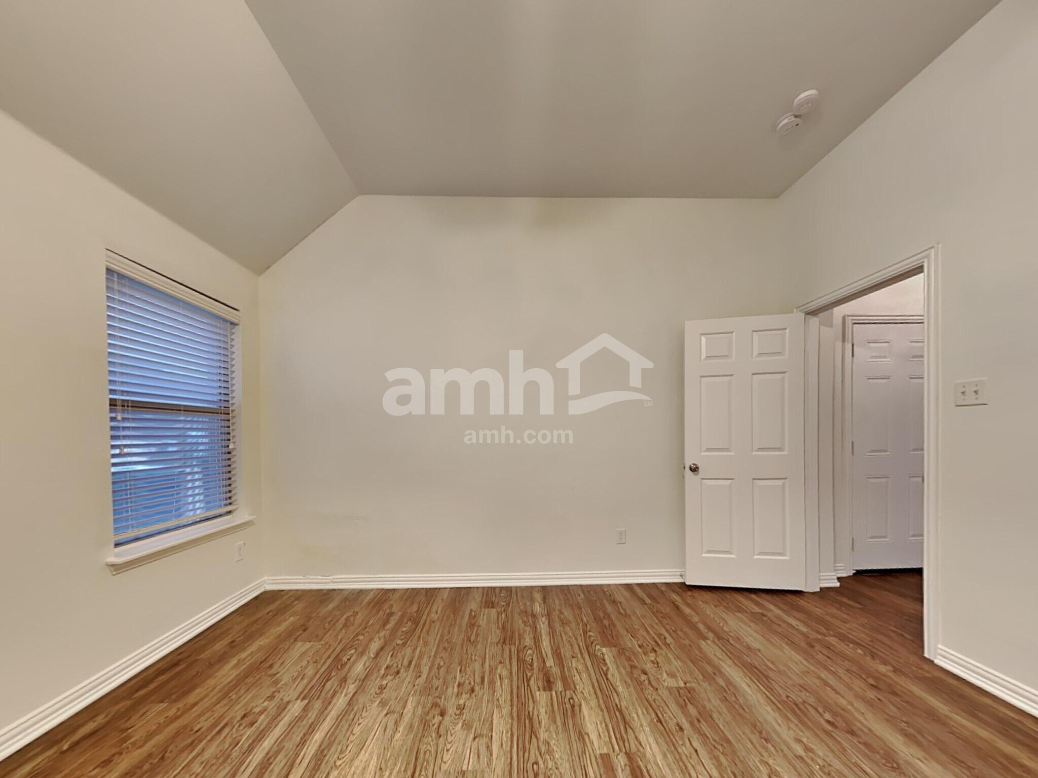 Building Photo - 223 Dancing Light Ln