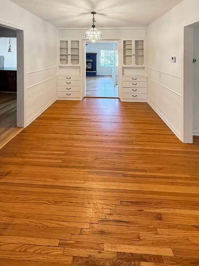 Building Photo - Charming West Tulsa Bungalow with Detached Garage and Hardwood Floors