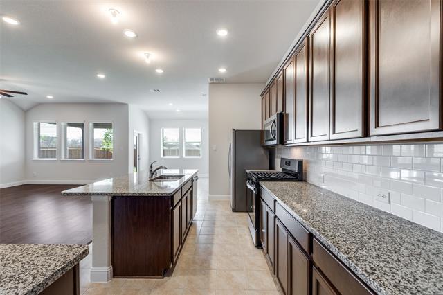 Building Photo - 3029 Hollybrook Ln