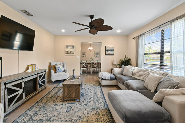 Building Photo - 15739 75th Way N