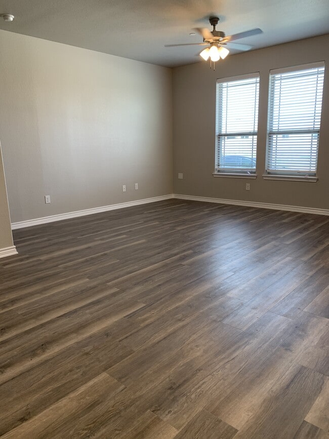 Building Photo - 7607 Stonehollow