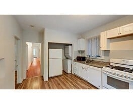 Building Photo - 64 Aspinwall Ave