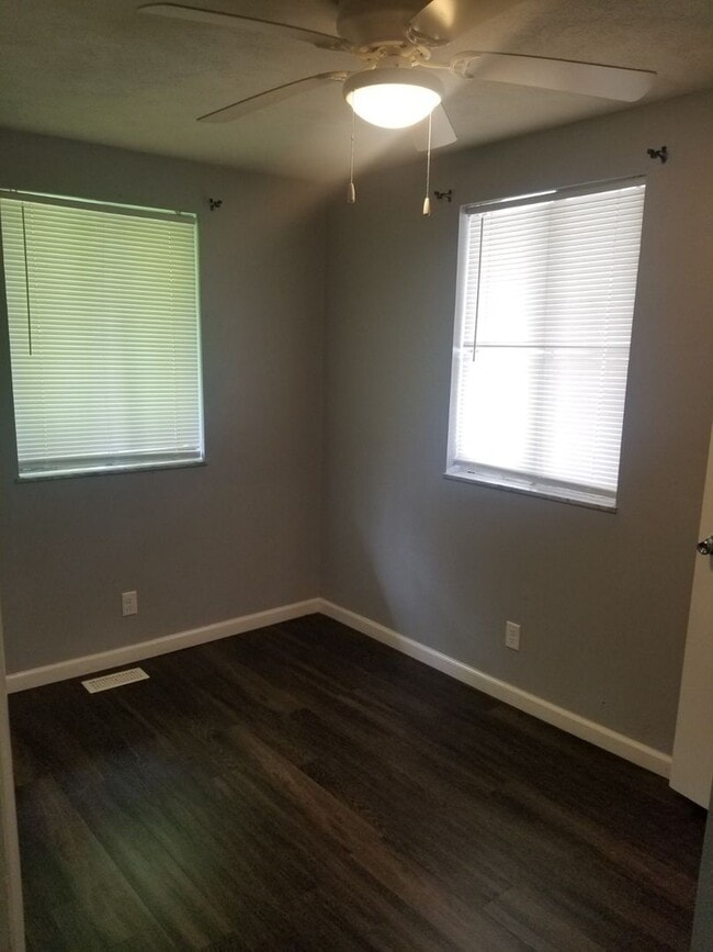 Building Photo - Coming Soon Two Bedroom One Bathroom Home Near E Raymond St & S Sherman Dr