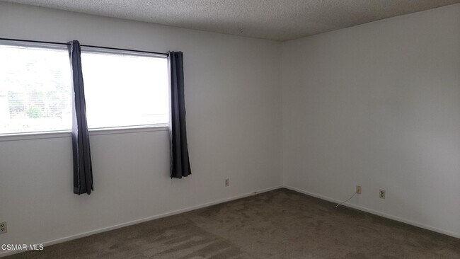 Building Photo - 3050 Wildwood Ave