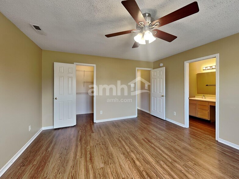 Building Photo - 14324 Orange Blossom Trail