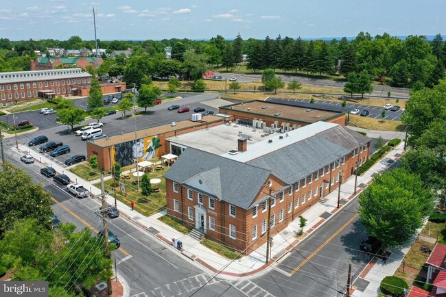 Building Photo - 210 E Boscawen St