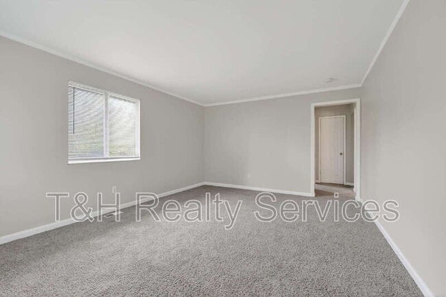 Building Photo - 1655 Walker Ave