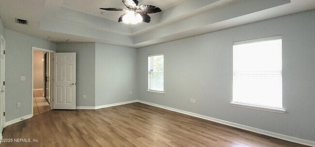 Building Photo - 12196 Nettlecreek Dr
