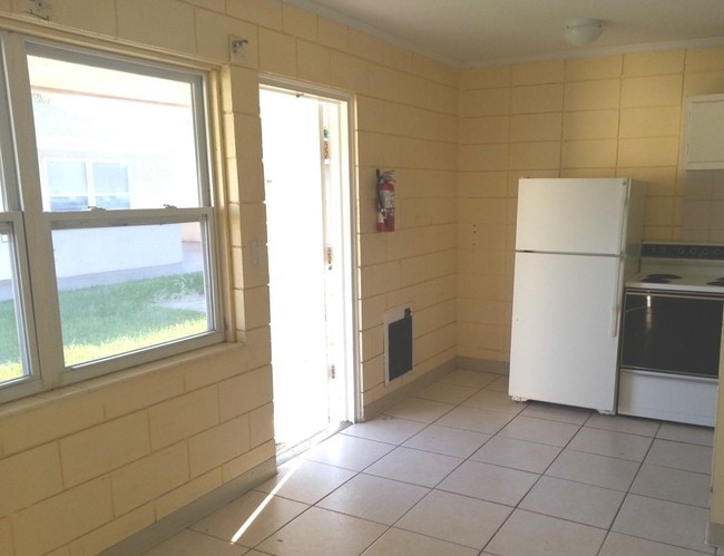  - 1215 Hartman Rd