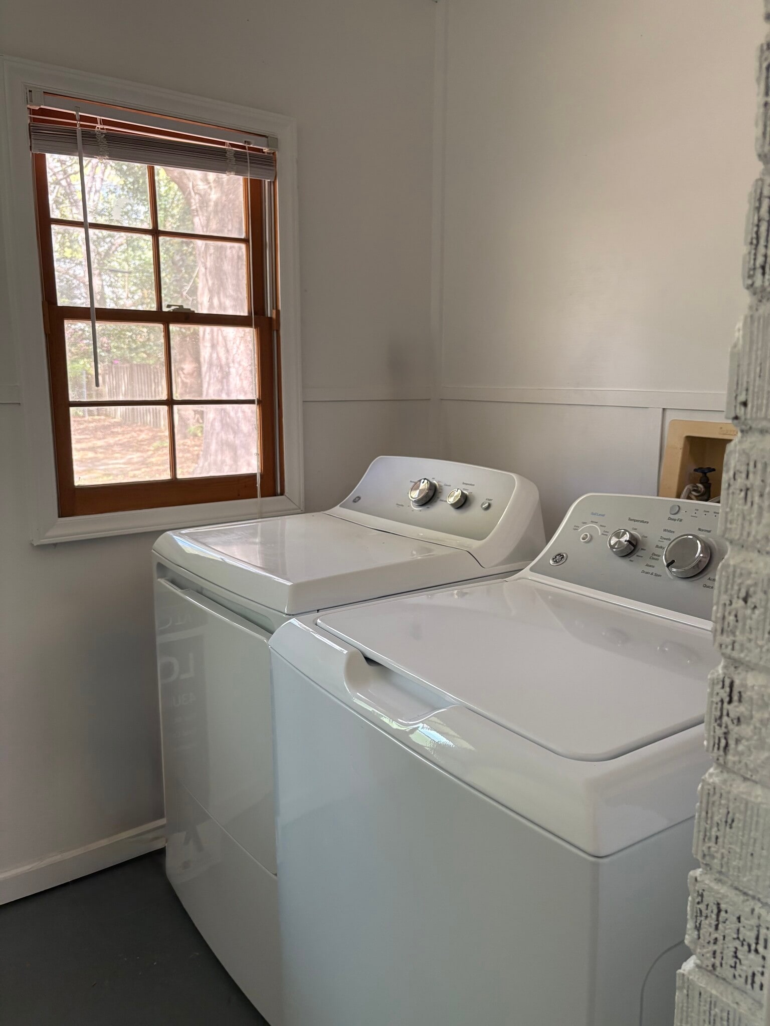 New washer & dryer (private) - 2603 Kiawah Ave