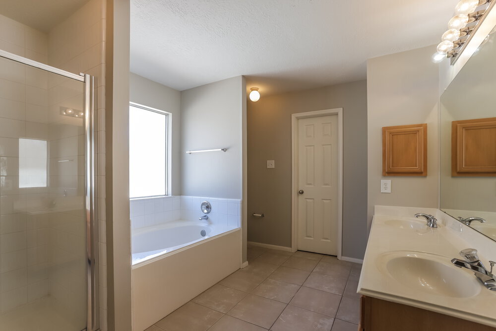 Building Photo - 5618 Imperial Grove Dr