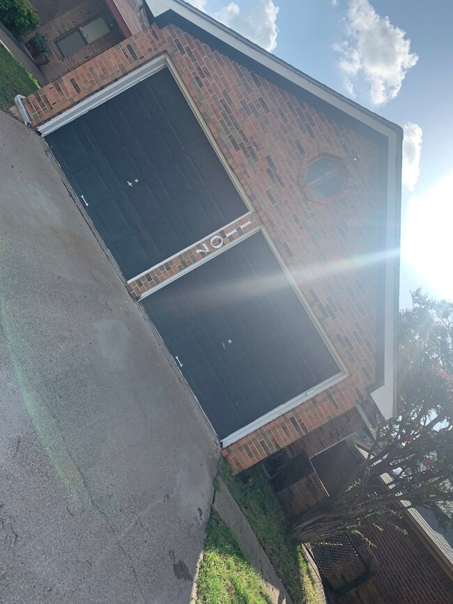 Building Photo - 1107 Colbert Ln