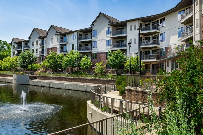 Building Photo - 5250 Grandview Square