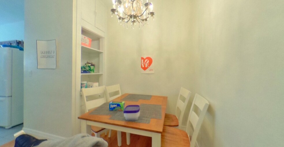 Building Photo - 22 Euston St