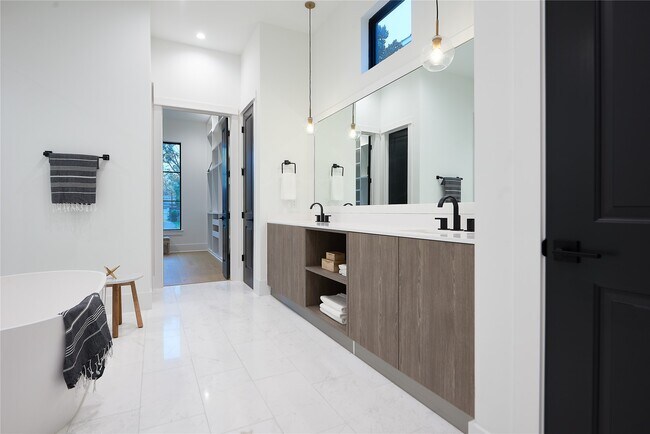 Building Photo - 8926 Croes Dr