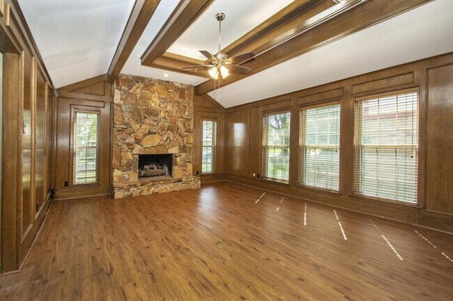 Building Photo - 9743 Burney Dr