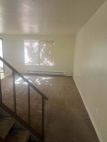 Building Photo - 850 SW Harrier Cir