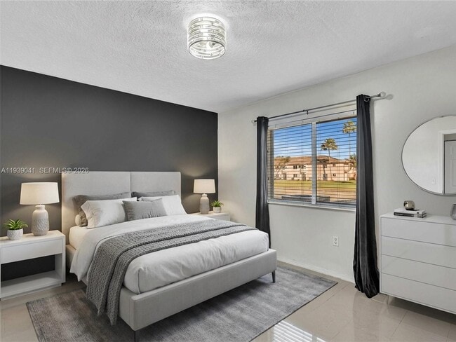 Building Photo - 1271 SE 28th Ct