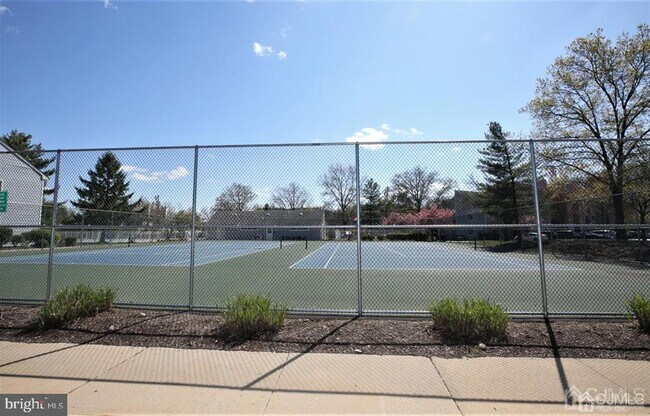 Building Photo - 1016 Aspen Dr