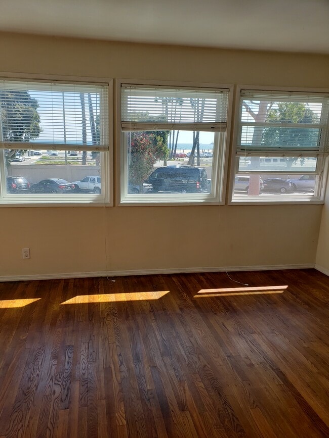 Building Photo - 4811 E Ocean Blvd