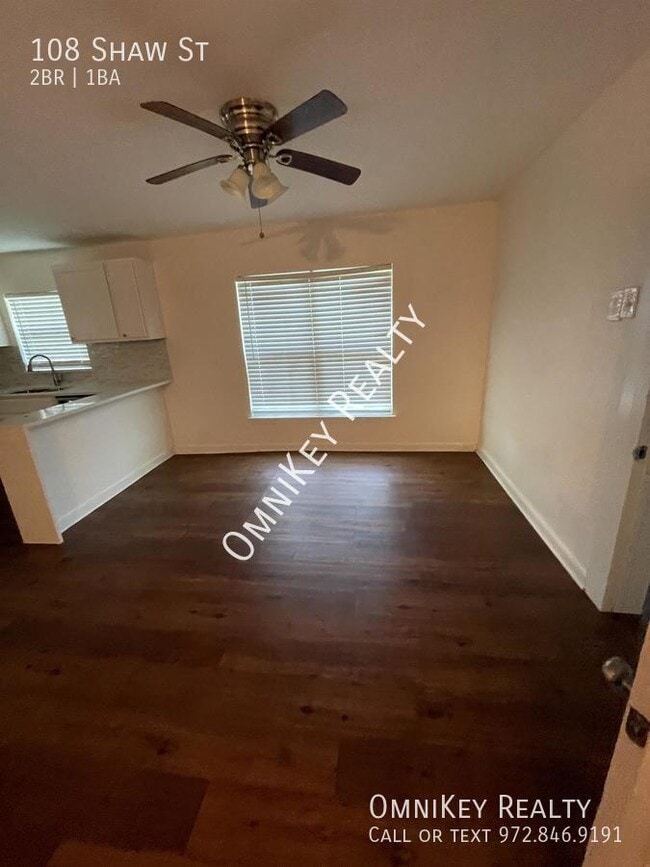 Building Photo - 108 Shaw St