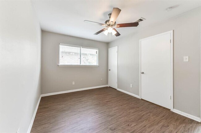 Building Photo - 5339 Castlecreek Ln
