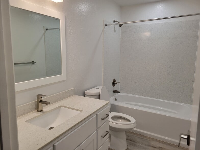Bathroom - 125 Connemara Way