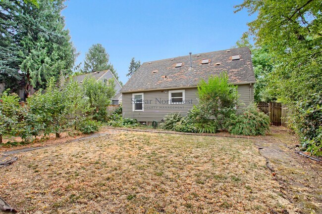 Building Photo - 2137 N Sumner St
