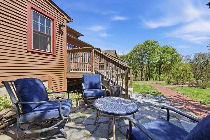Building Photo - 883 Worthington Rdg