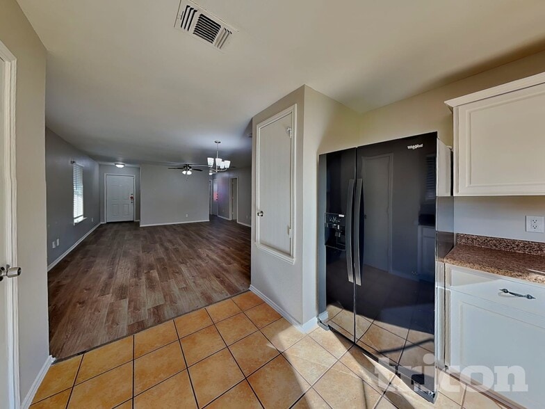 Building Photo - 2726 Candle Ridge Dr