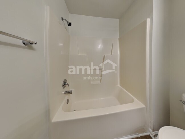 Building Photo - 2601 Trailwood Hills Dr