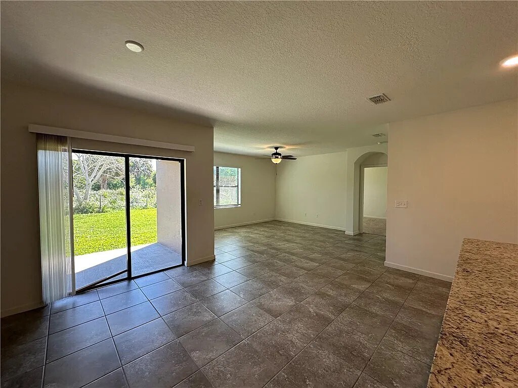 Building Photo - 4131 Keeson Cir