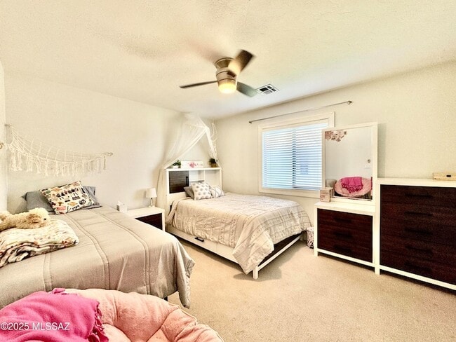 Building Photo - 12768 N Lantern Way