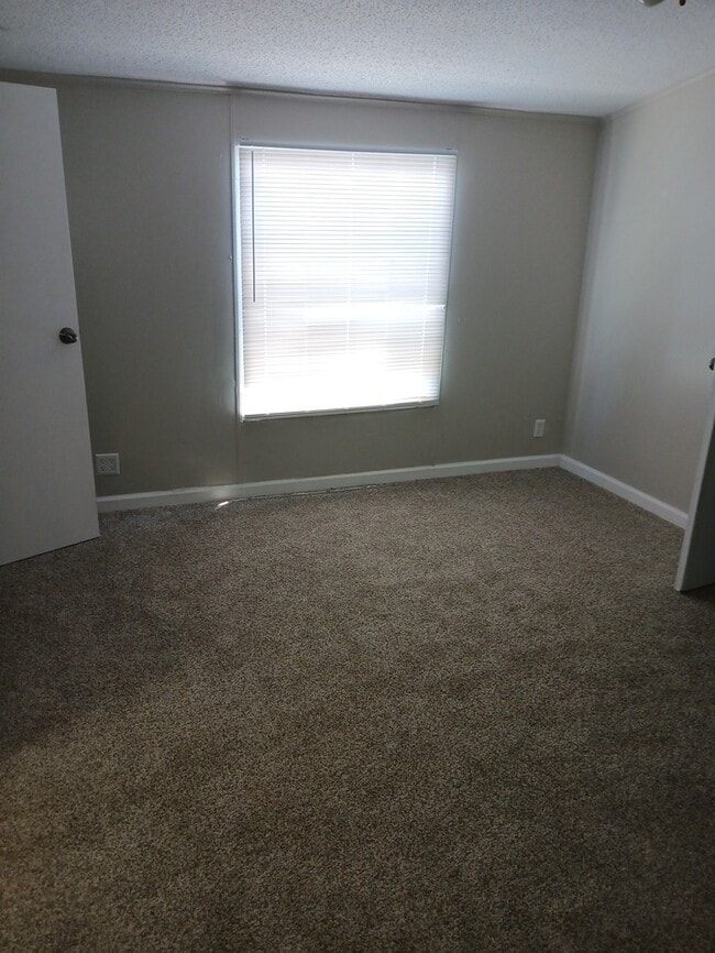 Building Photo - Home for Sale