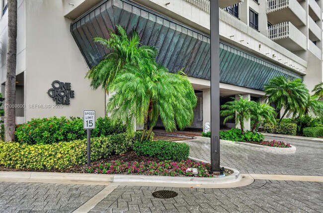 Building Photo - 1 Grove Isle Dr