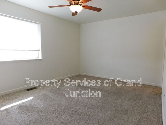 Building Photo - 657 Trinity Way