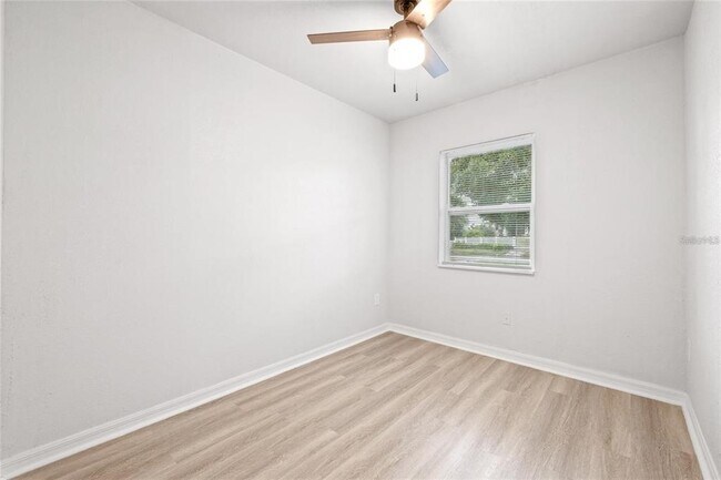Building Photo - 1401 30th Ave N